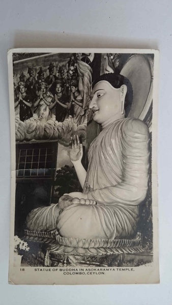 Открытка со статуей Будды